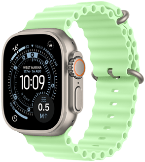 Apple Watch Ultra 3 z kopertą z tytanu w kolorze naturalnym, tarcza Orienteering, widoczny prawy bok urządzenia, pokrętło Digital Crown, mikrofon, przycisk boczny, pasek Ocean w kolorze neonowej zieleni