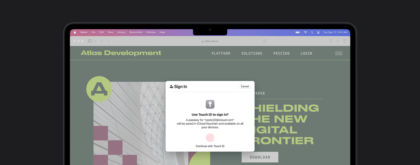 Okno Touch ID na ekranie Maca. Za oknem widać prezentację.