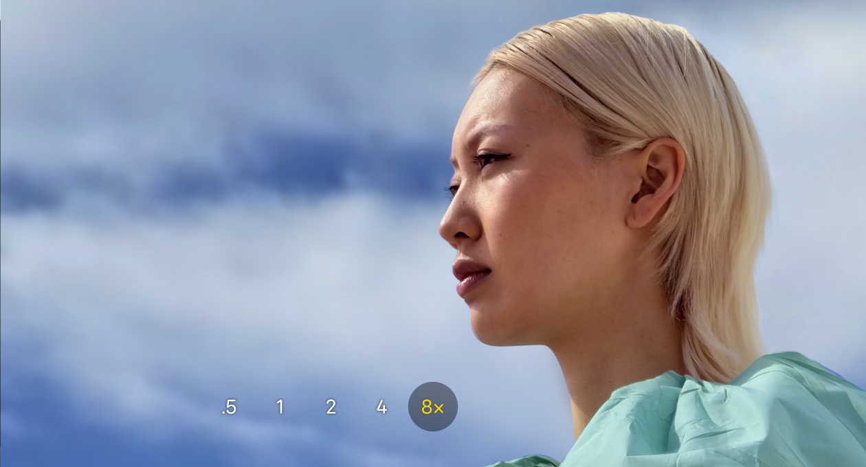 Aplicația Cameră a modelului iPhone 17 Pro, zoom optic 0,5x, 1x, 2x, 4x și 8x, cu 8x selectat