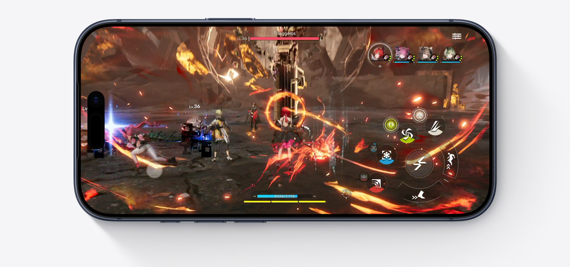 Parte frontal de un iPhone, en horizontal, en pantalla se ve un videojuego